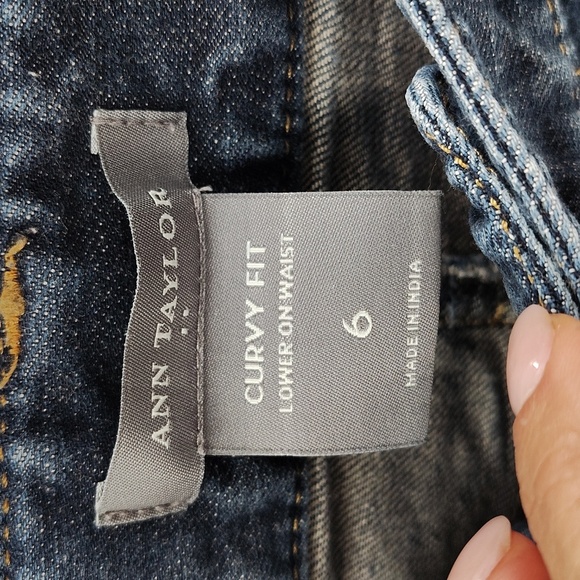 Ann Taylor Factory Curvy Fit Lower On Waist Crop Denim Stretch  Jeans Size 6 - Picture 2 of 4